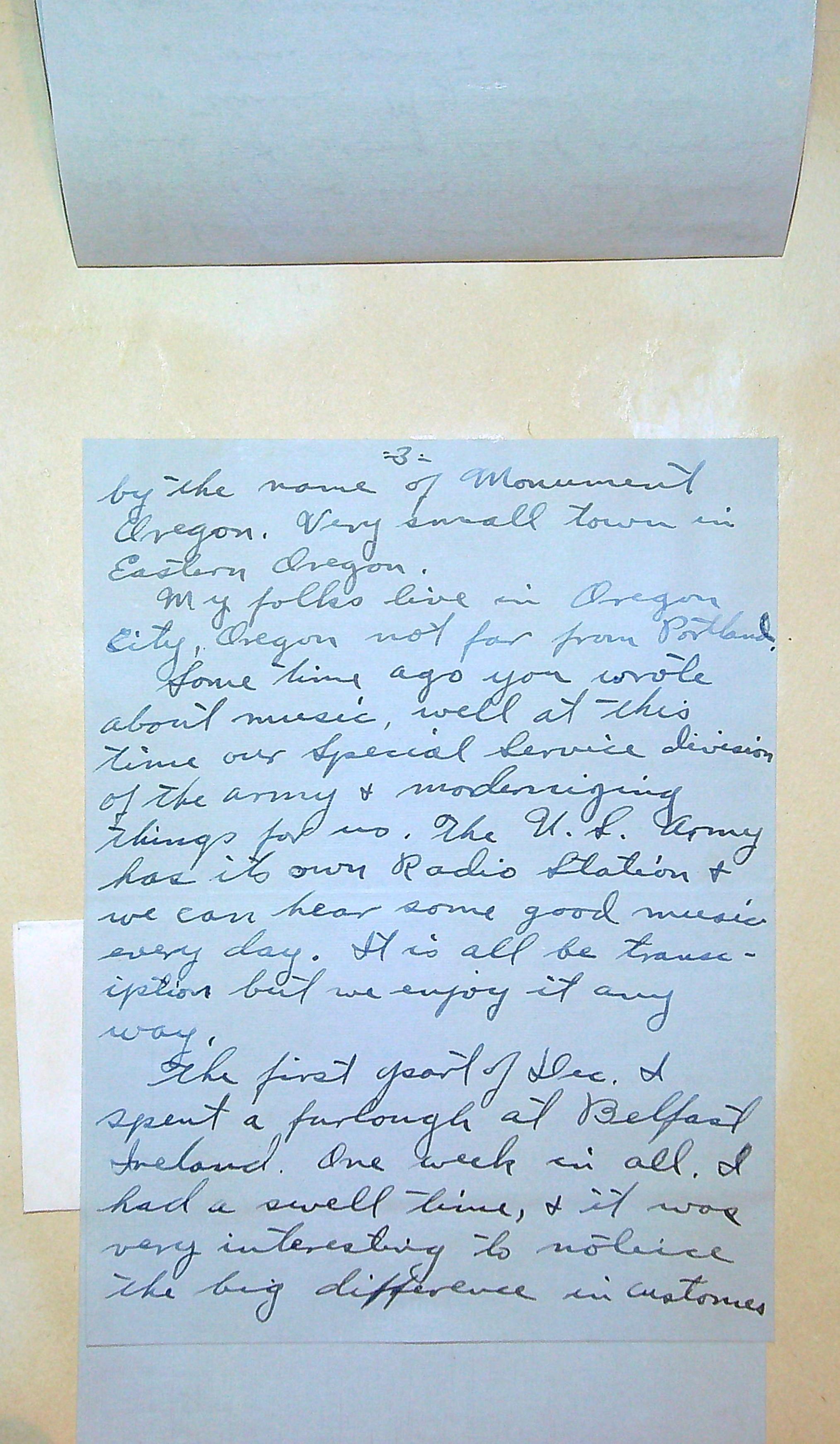 This image has an empty alt attribute; its file name is scrapbooks0060.jpg